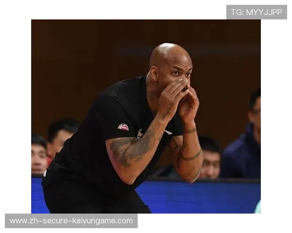 中场拦断后一条龙推进：完美配合进球的教练战术教材